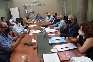 Industrias creativas y desarrollo acu&iacute;cola en la agenda parlamentaria