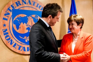 El FMI empeor&oacute; sus pron&oacute;sticos para la Argentina: proyecta una inflaci&oacute;n de m&aacute;s del 135% para 2023