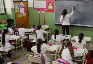 Educación: fondos nacionales que no llegarán, paritarias y alerta frente al inicio de clases