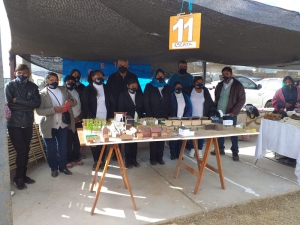 Productores y artesanos de La Intermedia fueron acompa&ntilde;ados por el vicegobernador