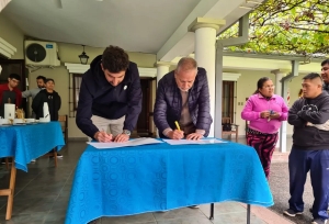 Convenio de cooperaci&oacute;n entre el Gobierno y Todos Juntos