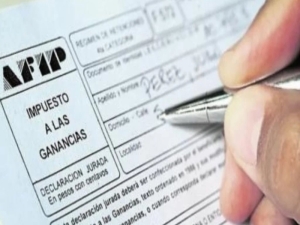 Los salarios de más de $1.350.000 en bruto pagarían el impuesto