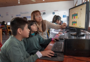 Ledesma acompa&ntilde;a la educaci&oacute;n con programas innovadores