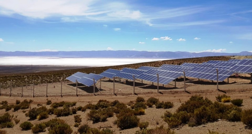 El primer pueblo solar con acumulaci&oacute;n en ion-litio empezar&aacute; a abastecerse este viernes