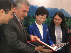 Jujuy acuerda en China sobre producci&oacute;n y turismo, con inter&eacute;s en Big Data