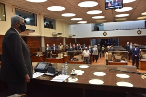 Legisladores aprobaron la compra de hasta un millón de vacunas