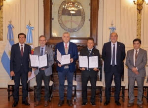 Firmaron convenio para la creaci&oacute;n de la carrera de Medicina en Jujuy