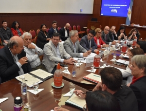 El ministro de Hacienda describi&oacute; detalles del presupuesto 2026 en la Legislatura