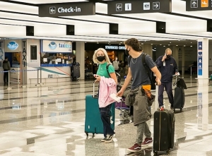 El Gobierno aument&oacute; 10% el recargo para las compras en el exterior