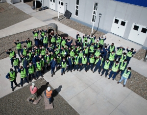 Primeros egresados de la escuela minera &ldquo;Ckuri: Viento Gran Esp&iacute;ritu&rdquo;