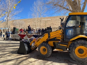 Se entreg&oacute; retroexcavadora para el desarrollo de El Moreno