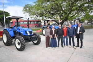 Incorporaron tractores para fortalecer el mantenimiento urbano