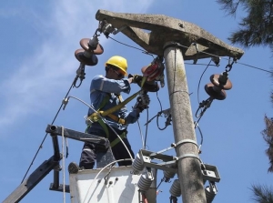 Fen&oacute;menos clim&aacute;ticos: disponen grupos electr&oacute;genos y reparaciones en redes el&eacute;ctricas