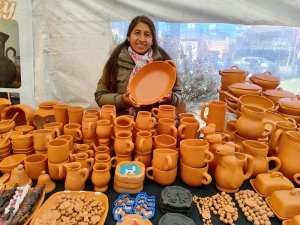 Alfarera desde la cuna: así se emprende entre arcilla y piedra