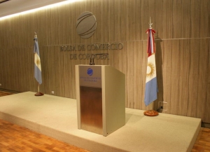 La Opini&oacute;n: &ldquo;Escasez de divisas y de neum&aacute;ticos, el reflejo de una pol&iacute;tica econ&oacute;mica err&aacute;tica&rdquo;