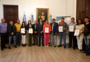 Microcr&eacute;ditos IVUJ para ampliar viviendas: primeras entregas y 988 solicitudes