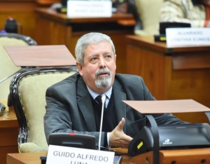 Cuestionan declaraciones del diputado Paterno sobre el FOGIN