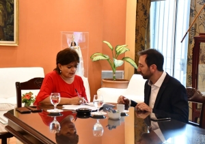 Ambiente firm&oacute; un acuerdo con Premios Verdes