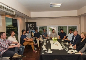 Jóvenes inversores piden que se &quot;siga luchando por las empresas nacionales&quot;