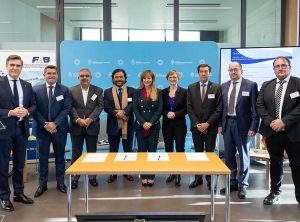 DISERTACI&Oacute;N . Carlos Sadir encamina, en Alemania, proyectos de inversi&oacute;n para el desarrollo del litio