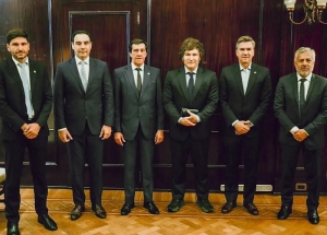 El gobernador Sadir se reuni&oacute; con el presidente Milei