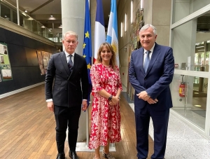Morales gestiona en Francia financiamiento para la planta termosolar y la generaci&oacute;n distribuida de energ&iacute;a renovable