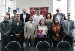 Premio San Salvador para la Doctora Victoria Flexer