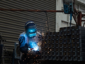 Pymes: la producci&oacute;n industrial cay&oacute; 10,3 % en abril