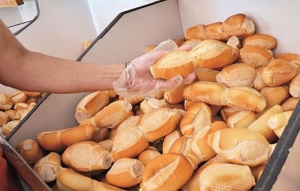 Acuerdan un subsidio para la harina y as&iacute; mantener el kilo de pan entre $220 y $270