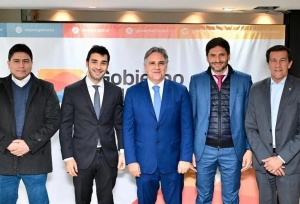 Sadir y otros mandatarios &ldquo;dialoguistas&rdquo; lanzaron frente para octubre