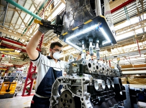 La UIA advierte por una nueva caída de la actividad manufacturera en abril